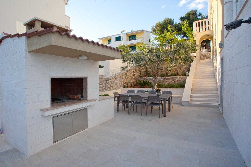 Apartments Villa Anamaria Trogir Exterior foto