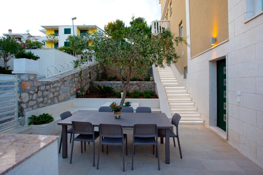 Apartments Villa Anamaria Trogir Exterior foto
